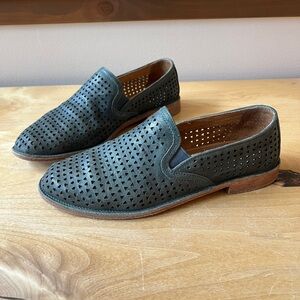 TRASK ALI PERFORATED SLIP ON LOAFERS SHOES WOMENS 8M BLUE LEATHER UPPER…